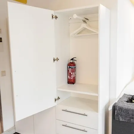 Modern Canal House Loft - Center בית הארחה